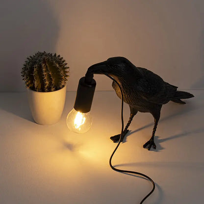 Crow Design Table Lamp, USB Powered Creative Desk Lamp, Desktop Decoration Table Lamp, Decorative Lamp for Bedroom, Living Room, Lighting, Indoor Light, Cozy Lighting Lights, Home Decoration Lamp, Modern Rustic Lamps, Resin Table Lamp