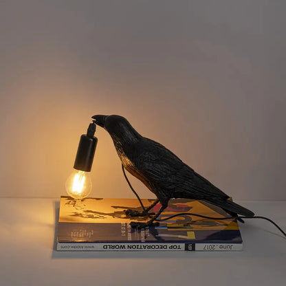 Crow Design Table Lamp, USB Powered Creative Desk Lamp, Desktop Decoration Table Lamp, Decorative Lamp for Bedroom, Living Room, Lighting, Indoor Light, Cozy Lighting Lights, Home Decoration Lamp, Modern Rustic Lamps, Resin Table Lamp