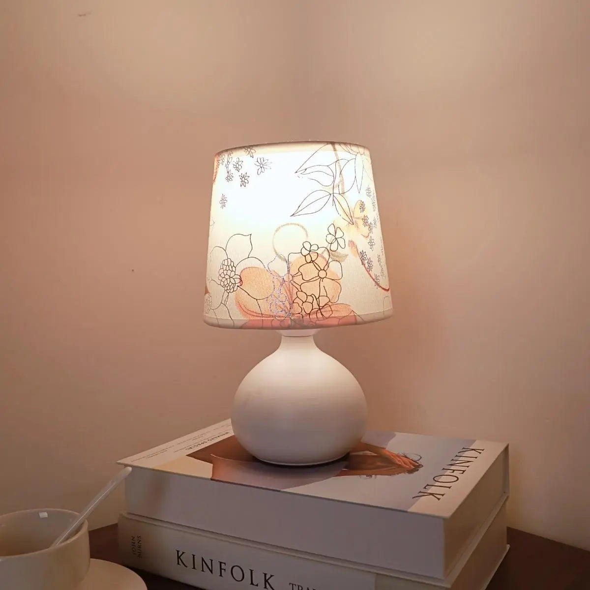 Floral Pattern Fabric Table Lamp, USB Powered Decorative Bedside Light